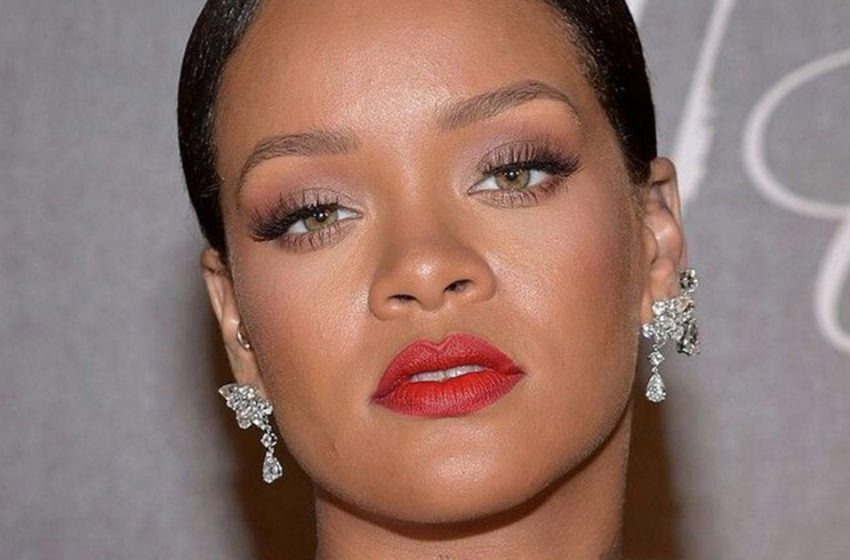  “La cantante ha cambiado más allá del reconocimiento”: ¡Rihanna no cabía en una minifalda de cuero debido a sus kilos de más!