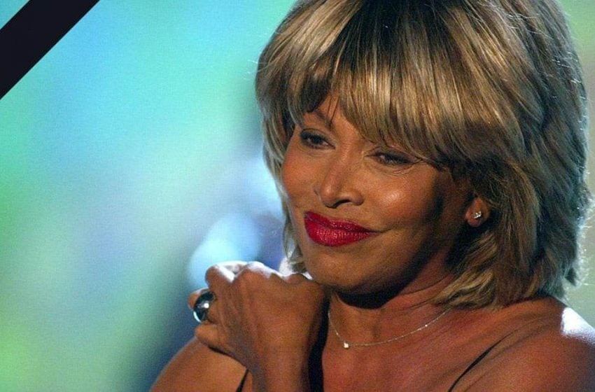  “Conmovedora imagen”: Tina Turner, apoyada por su esposo, captada en un estado frágil antes de su fallecimiento.