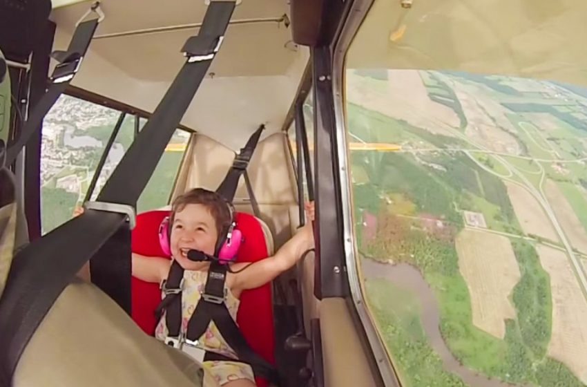  Cuando tu padre es piloto: emociones inolvidables de la chica pequeña que voló por el cielo por primera vez
