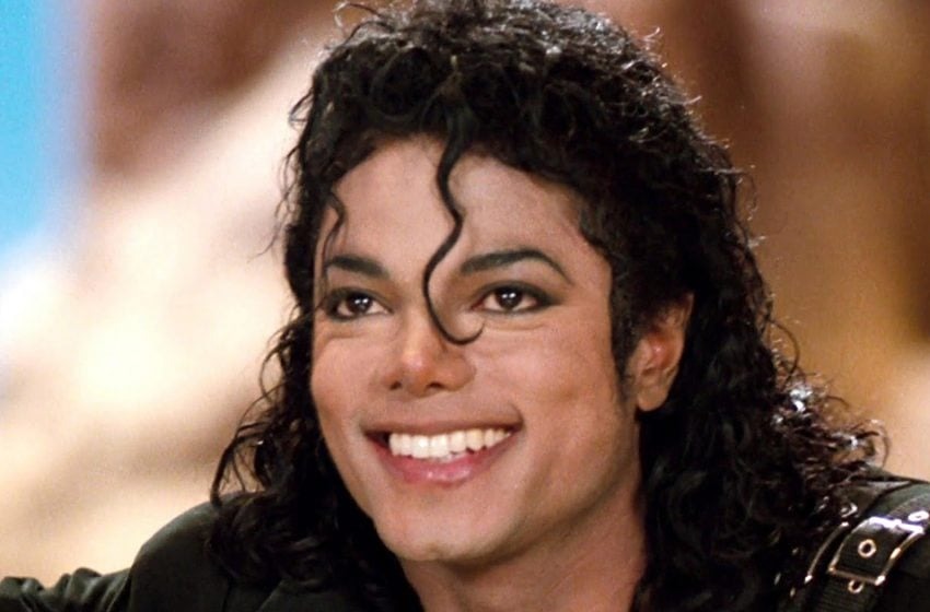  El parecido es aterrador: la hermana de Michael Jackson se ha convertido en una copia de su difunto hermano