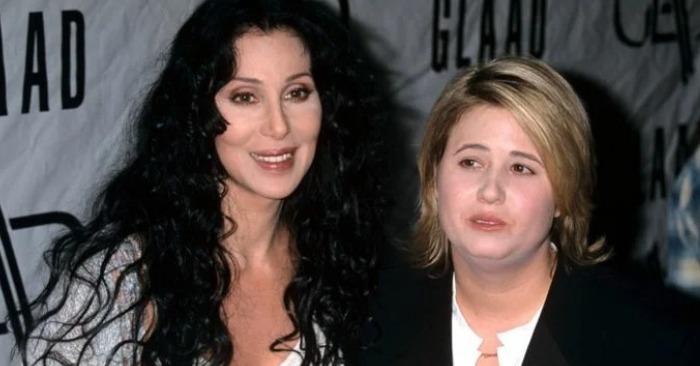  «Chastity se transformó en Chaz»: la forma de la heredera de Cher se ha cambiado y se convirtió en tema de discusión