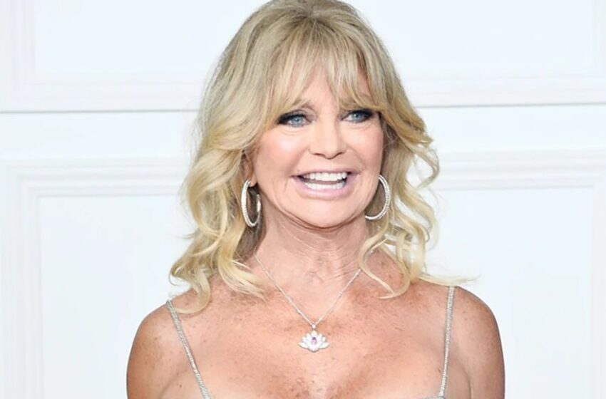  Nya ansiktsuttryck och en putande look: Goldie Hawn, 77 år, har förändrats bortom igenkännlighet