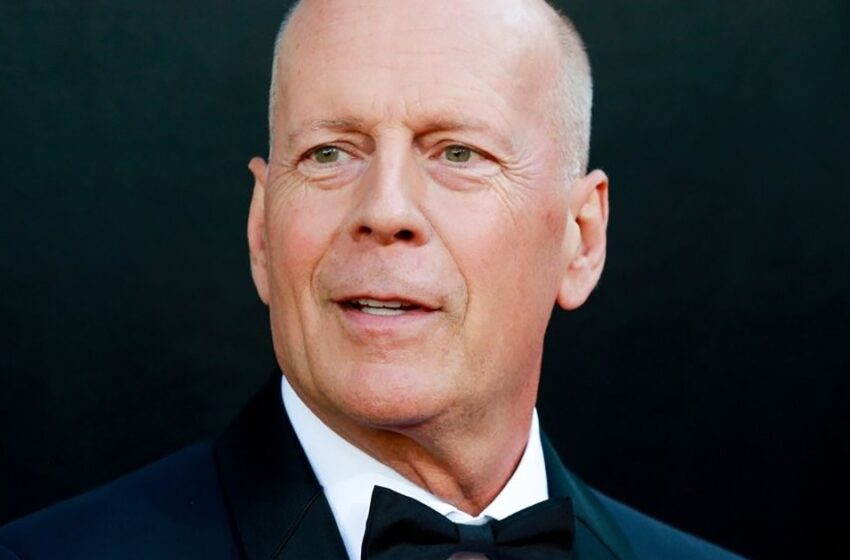  Skådespelarens Sällsynta Offentliga Framträdande: Bruce Willis Sett Åka Bil!