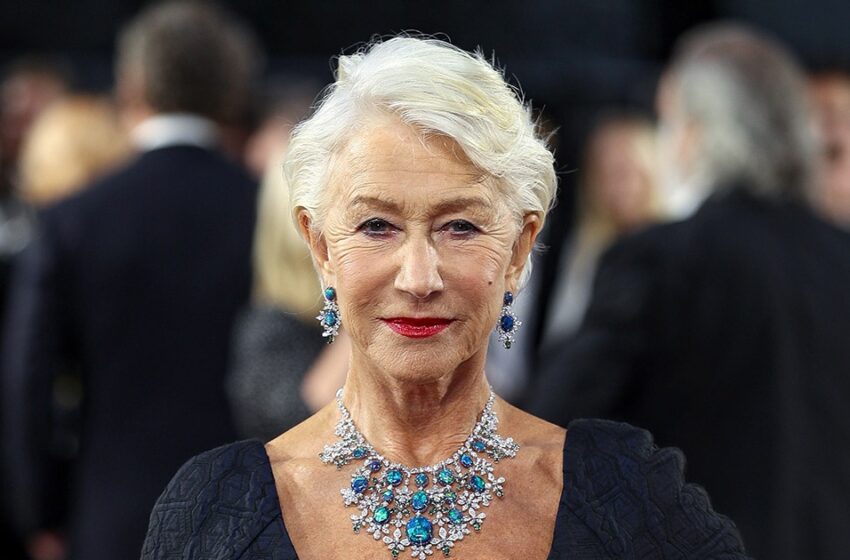  “Så elegant och stilfull”: 78-åriga Helen Mirren imponerade alla med en figurnära lila klänning och silverfärgat hår!