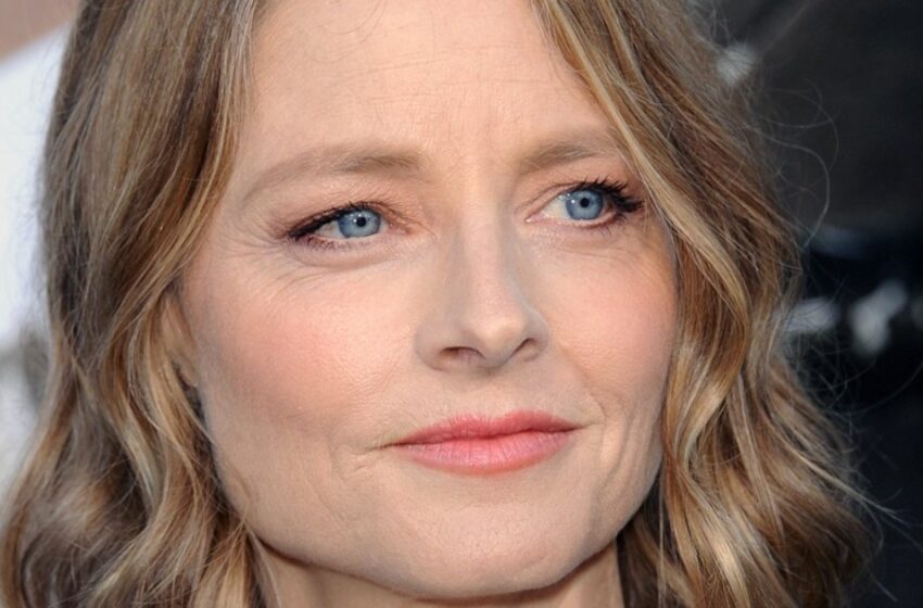  “Jag kommer att avslöja din fars identitet när du fyller 21 år.”: Jodie Foster påstås ha avsett att avslöja hemligheten för sina barn!