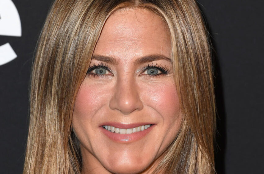  “Hon blev som Mickey Rourke”: 55-åriga rynkiga och gråhåriga Jennifer Aniston fångades på bild i Kalifornien!