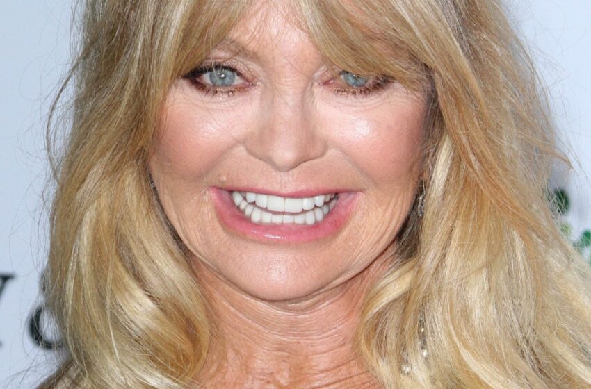  “Stämmer Instagram-bilderna med verkligheten?”: Nya paparazzifoton av 77-åriga Goldie Hawn chockade fansen!