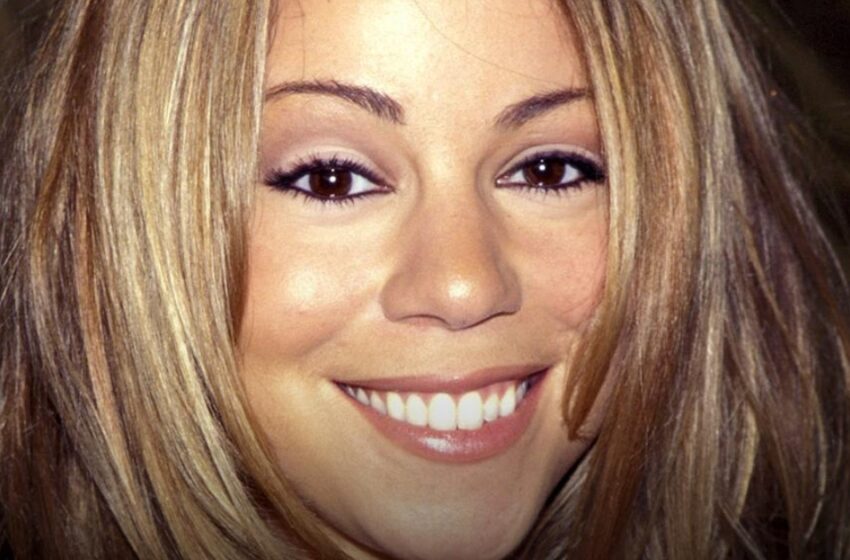  “I en stilig svart klänning”: 54-åriga Mariah Carey glädjer fansen med sitt “smala” utseende!