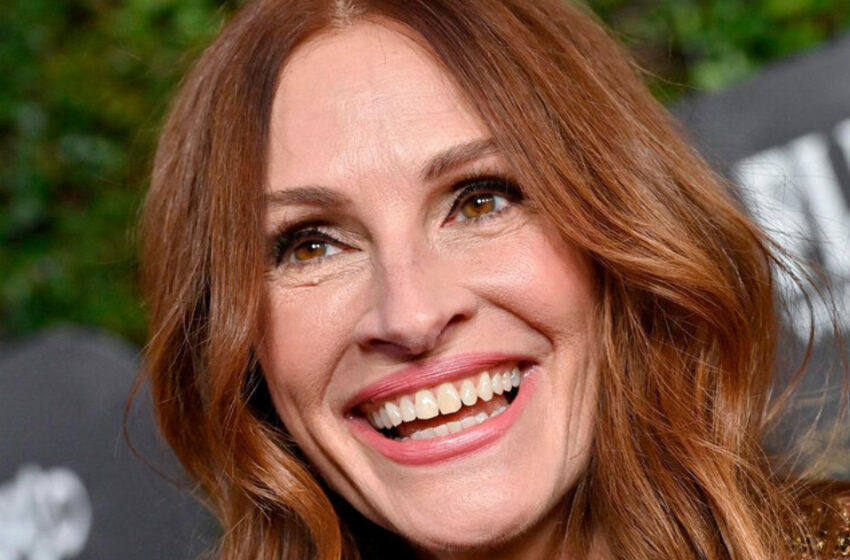  ”Hon Är Fortfarande Pretty Woman”: Julia Roberts Delade Bilder I Rosa Baddräkt Och Fick Massor Av Reaktioner Från Fansen!