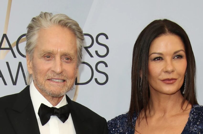  ”Några Arkivbilder Av Stjärnan”: Katherine Zeta-Jones Delade ”Kyssande” Bilder Med 79-årige Michael Douglas!