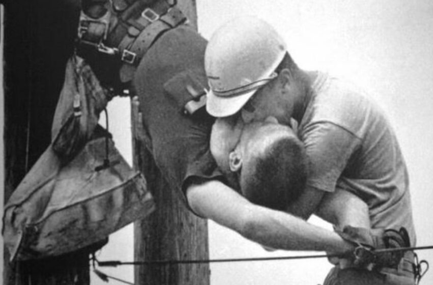  “Kiss of Life” 1967: Detaljer och historia om det berömda fotografiet!