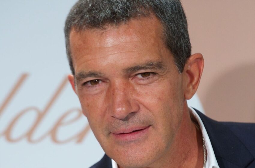  “En Förtrollande Blondin Med en Felfri Figur: 63-årige Antonio Banderas Delade en Sällsynt Bild Med Sin Unga Älskling!”