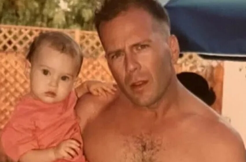  “En Speciell Pappa Till Sina Döttrar!”: Bruce Willis’ Fruar Och Döttrar Visade Sällsynta Bilder Med Honom!