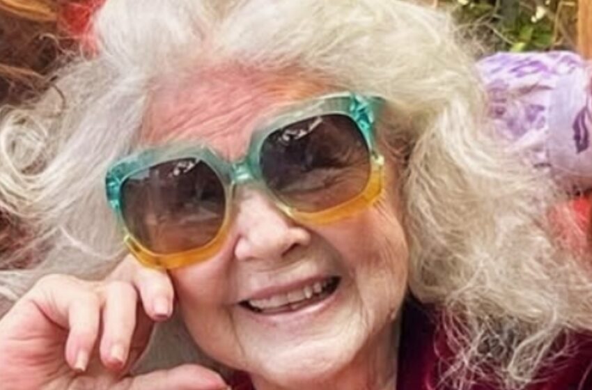  Vid 86: Hon återvänder starkare än någonsin! Fansen hänförs av hennes förvandling!